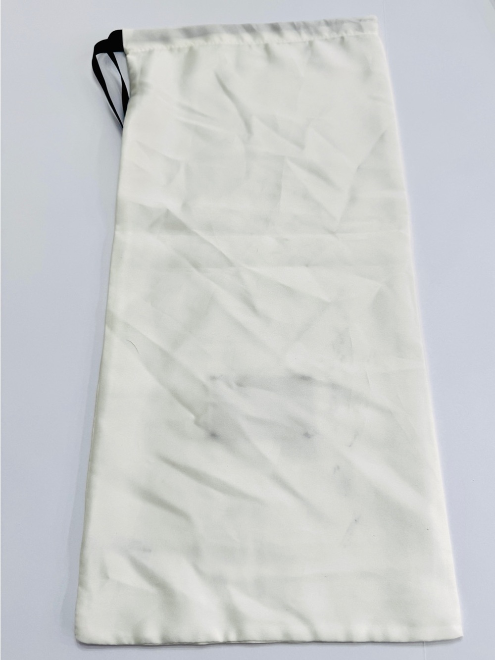 Gucci White Satin Dust Bags Set of 2-Authentic Storage Bag with Drawstring 17x8 - Picture 5 of 14
